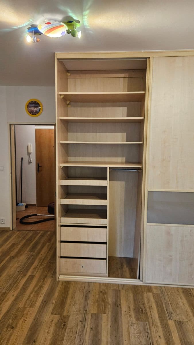 2 bedroom with open-plan kitchen flat to rent, 92 m², Hakenova, Prague, Prague 2 bedroom with open-plan kitchen flat to rent, 92 m², Hakenova, Prague, Prague