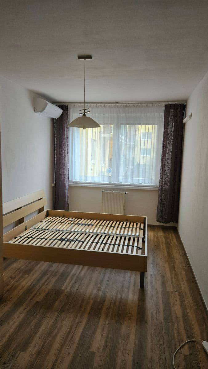 2 bedroom with open-plan kitchen flat to rent, 92 m², Hakenova, Prague, Prague 2 bedroom with open-plan kitchen flat to rent, 92 m², Hakenova, Prague, Prague