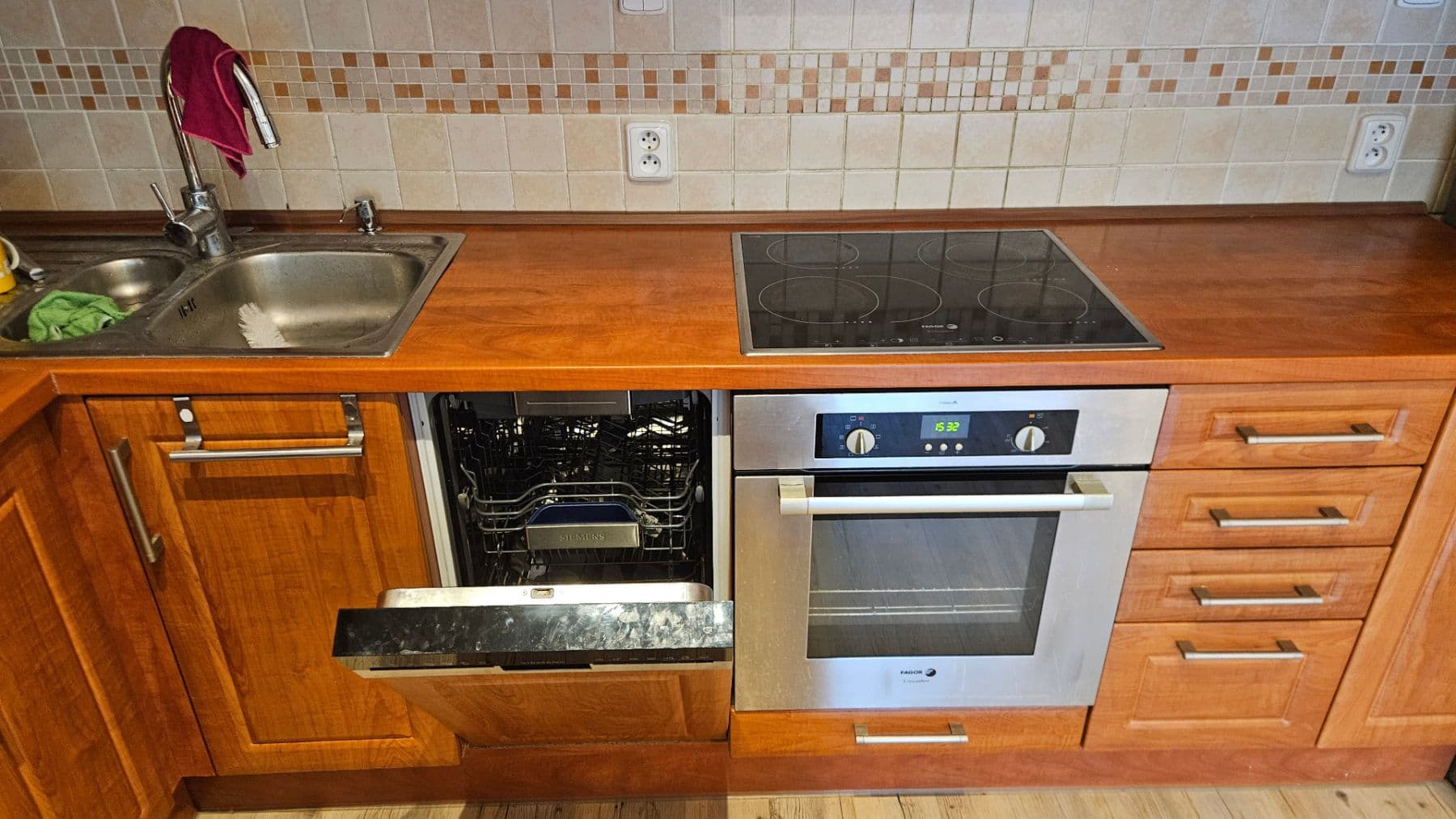 2 bedroom with open-plan kitchen flat to rent, 92 m², Hakenova, Prague, Prague 2 bedroom with open-plan kitchen flat to rent, 92 m², Hakenova, Prague, Prague