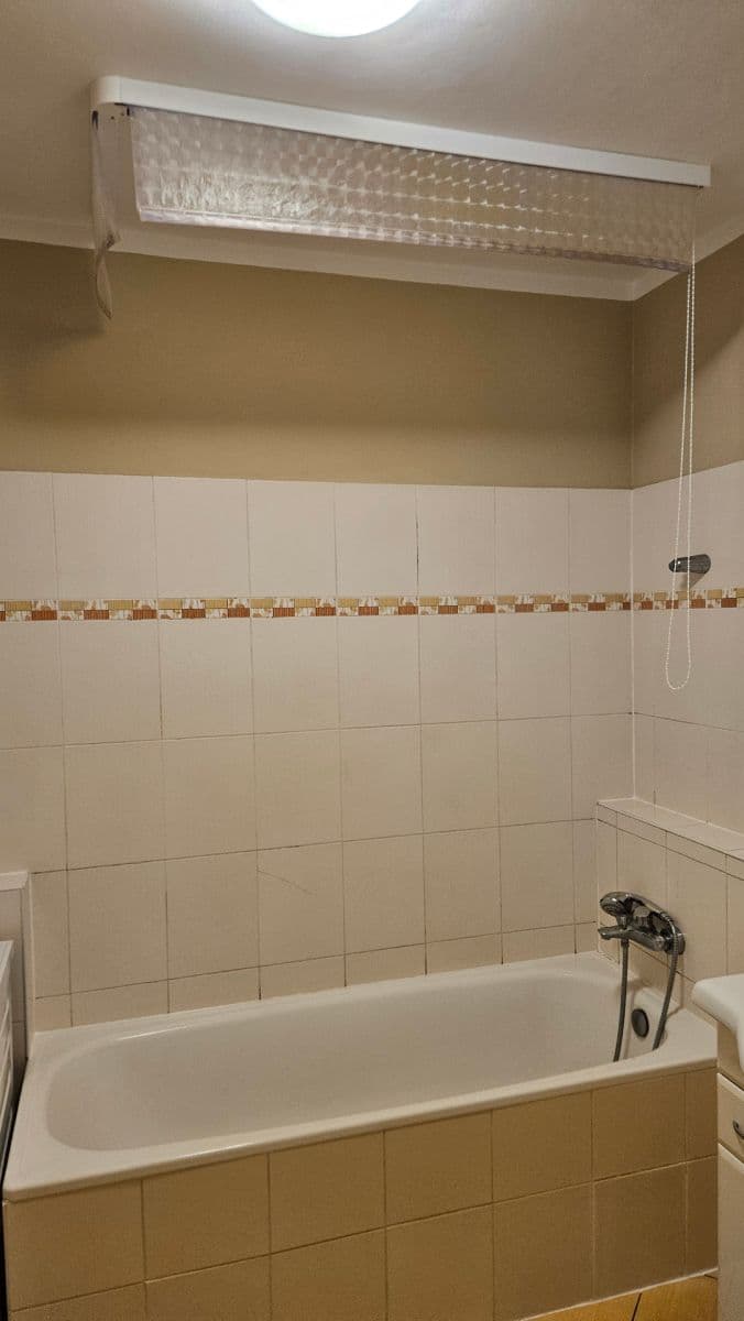 2 bedroom with open-plan kitchen flat to rent, 92 m², Hakenova, Prague, Prague 2 bedroom with open-plan kitchen flat to rent, 92 m², Hakenova, Prague, Prague