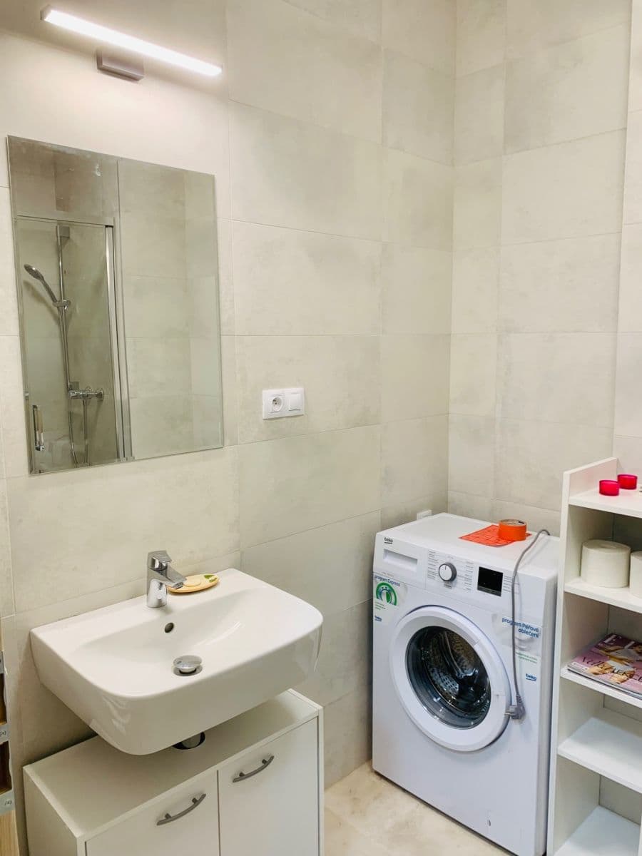 Studio flat to rent, 35 m², Jurkovičova, Prague, Prague Studio flat to rent, 35 m², Jurkovičova, Prague, Prague