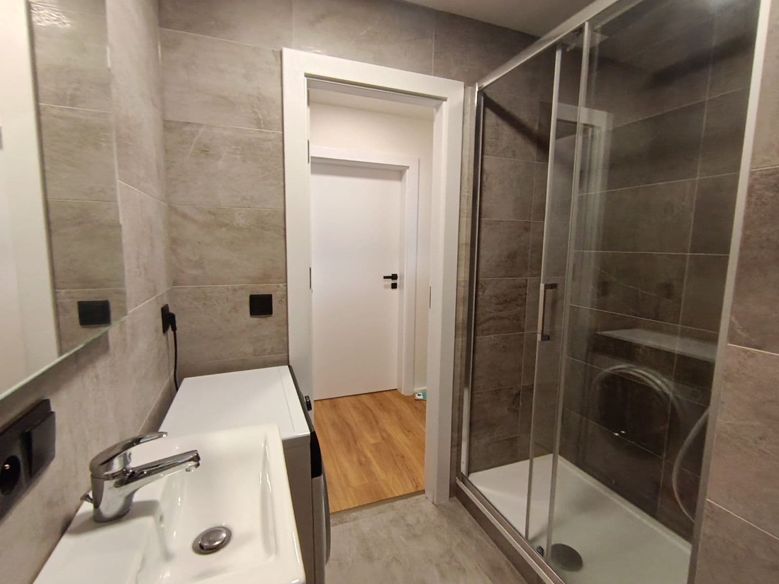 1 bedroom with open-plan kitchen flat to rent, 34 m², Dvořišťská, Prague, Prague 1 bedroom with open-plan kitchen flat to rent, 34 m², Dvořišťská, Prague, Prague