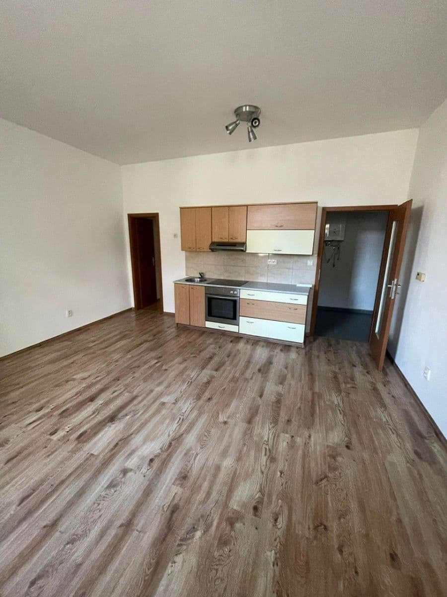 Small studio flat to rent, 33 m², Masarykova, Milevsko, Jihočeský Region Small studio flat to rent, 33 m², Masarykova, Milevsko, Jihočeský Region