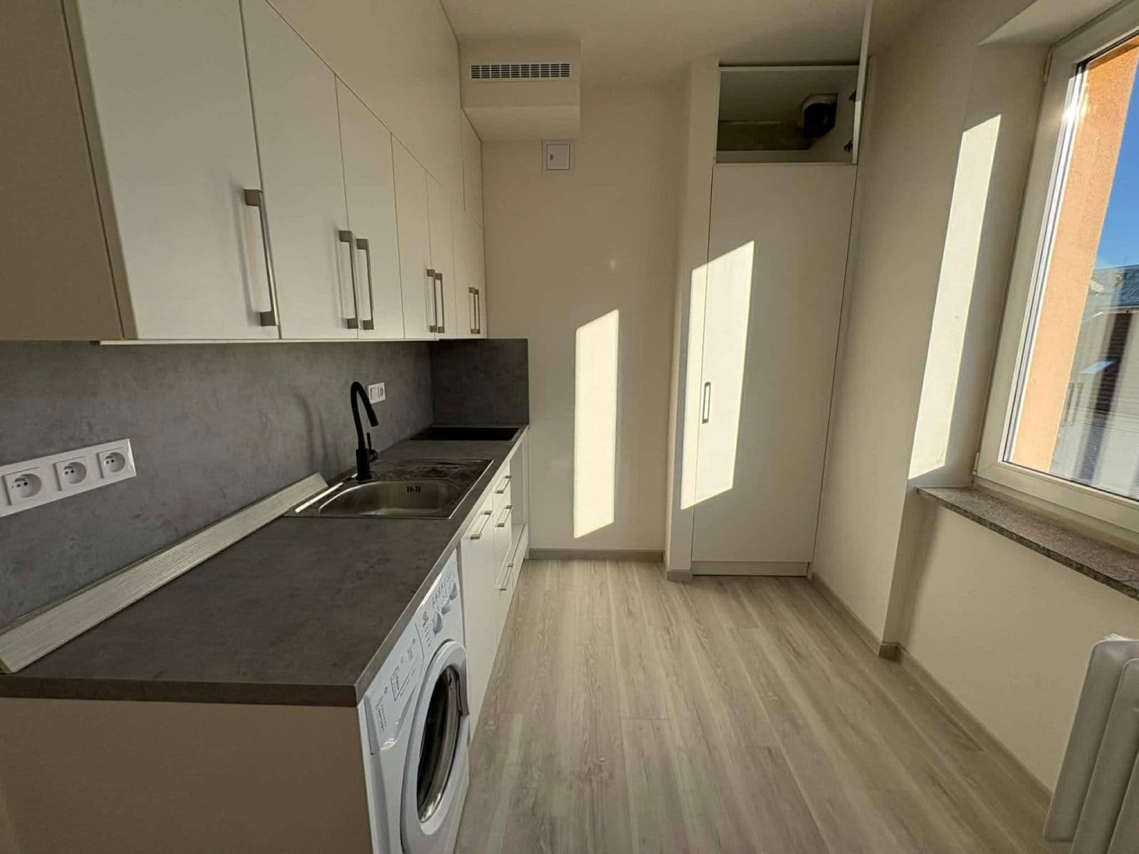 2 bedroom flat to rent, 48 m², Zd. Petříka, Kladno, Středočeský Region 2 bedroom flat to rent, 48 m², Zd. Petříka, Kladno, Středočeský Region