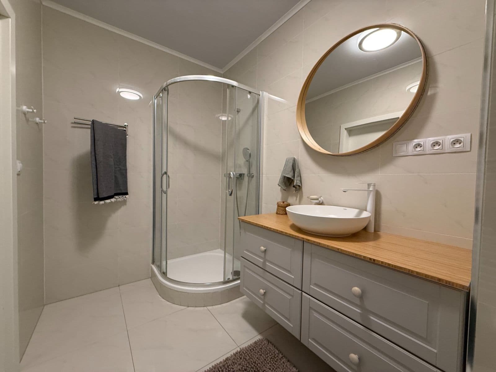 1 bedroom with open-plan kitchen flat to rent, 52 m², Hlučkova, Prague, Prague 1 bedroom with open-plan kitchen flat to rent, 52 m², Hlučkova, Prague, Prague