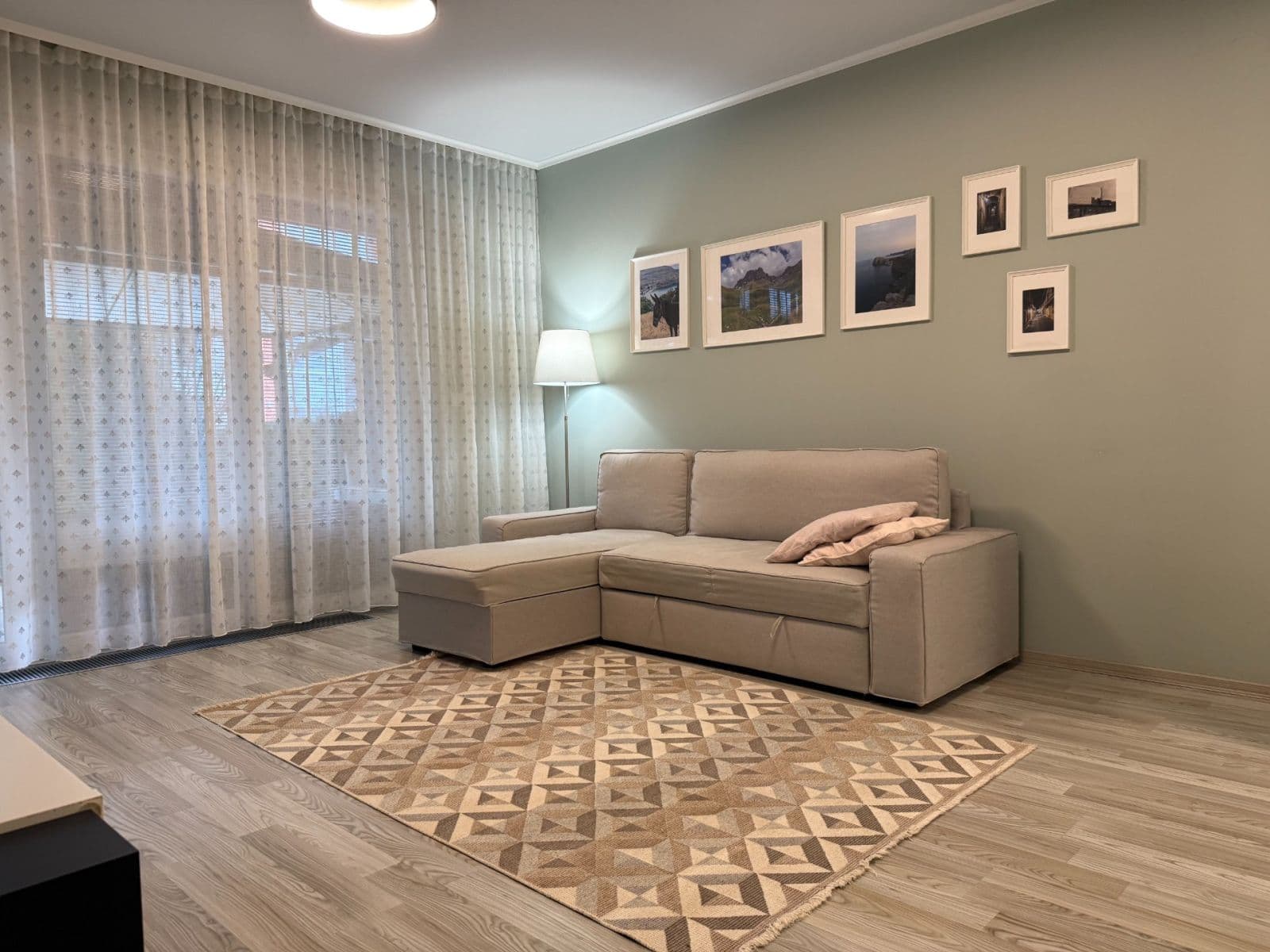 1 bedroom with open-plan kitchen flat to rent, 52 m², Hlučkova, Prague, Prague 1 bedroom with open-plan kitchen flat to rent, 52 m², Hlučkova, Prague, Prague