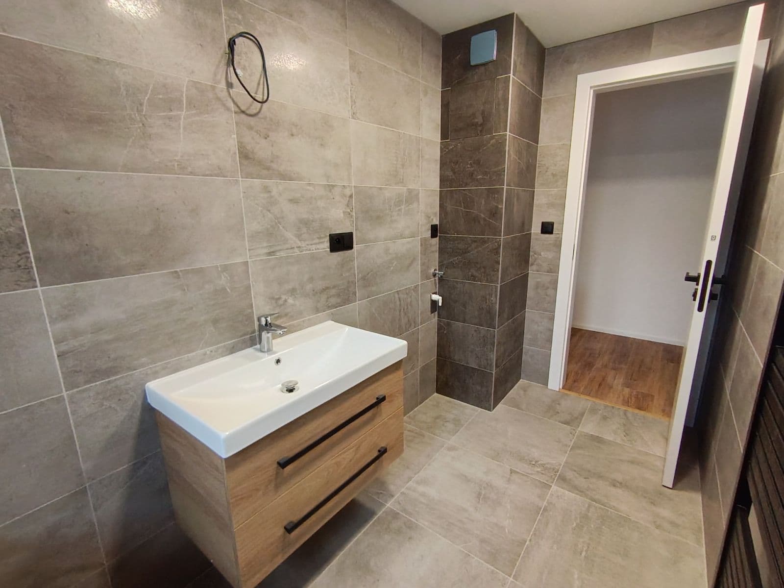 2 bedroom with open-plan kitchen flat to rent, 58 m², Podedvorská, Prague, Prague 2 bedroom with open-plan kitchen flat to rent, 58 m², Podedvorská, Prague, Prague