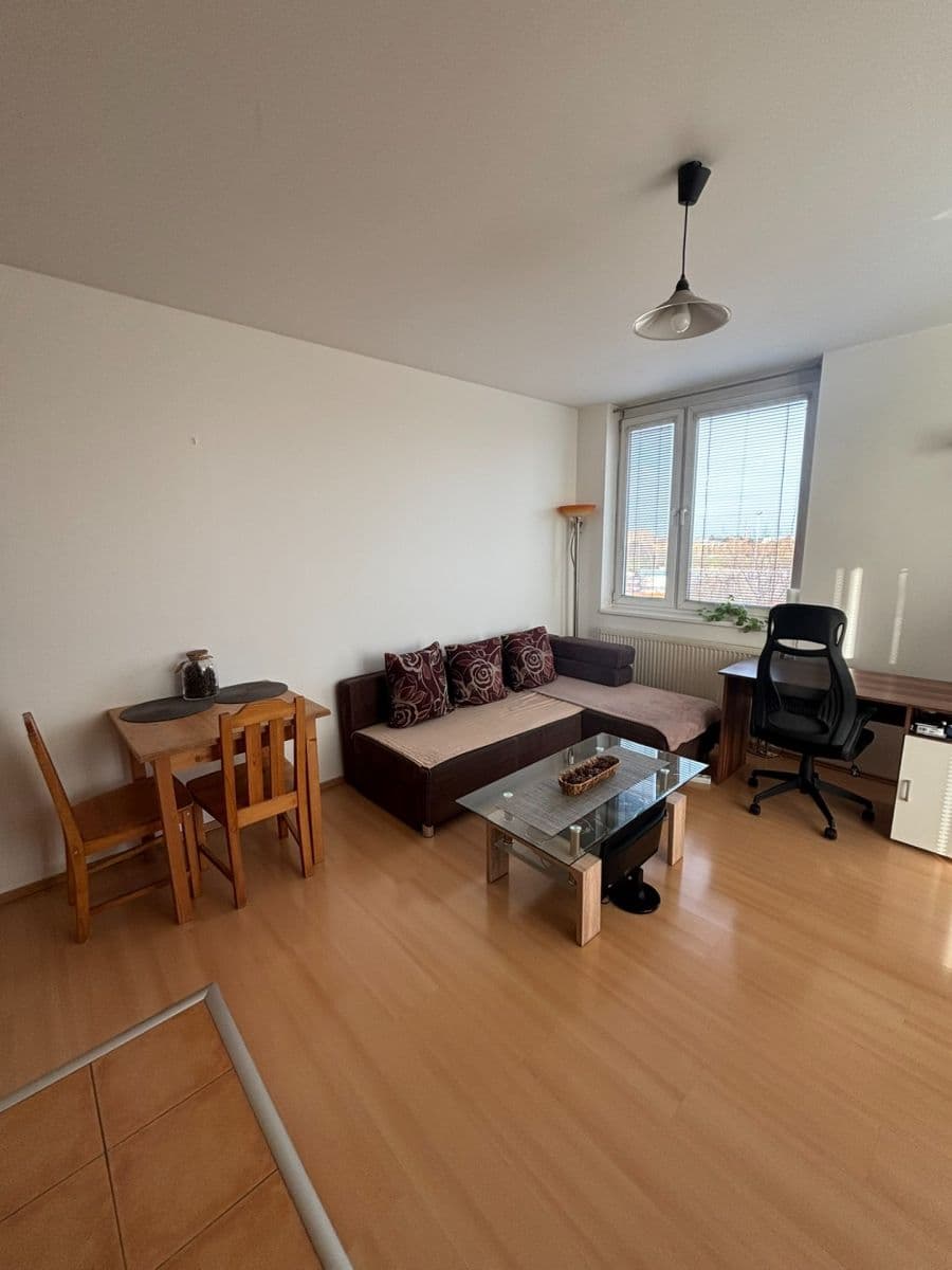 1 bedroom with open-plan kitchen flat to rent, 52 m², Terezínská, Prague, Prague 1 bedroom with open-plan kitchen flat to rent, 52 m², Terezínská, Prague, Prague