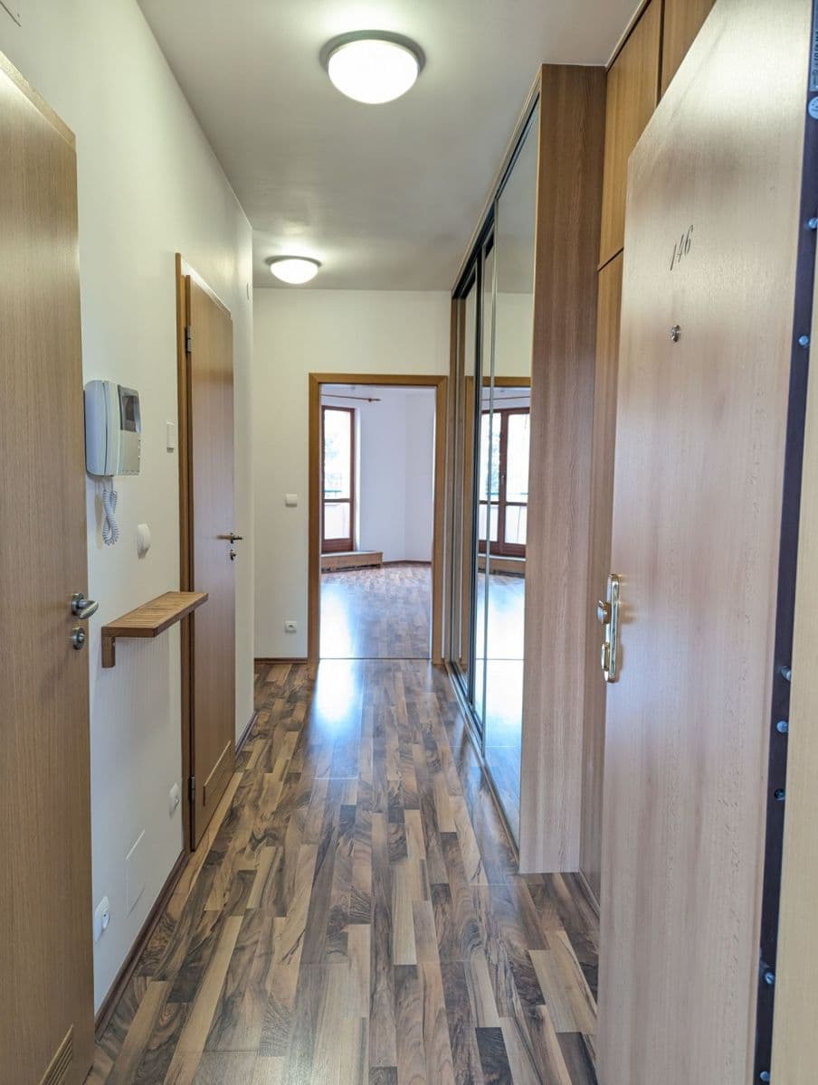 1 bedroom with open-plan kitchen flat to rent, 63 m², Patočkova, Prague, Prague 1 bedroom with open-plan kitchen flat to rent, 63 m², Patočkova, Prague, Prague