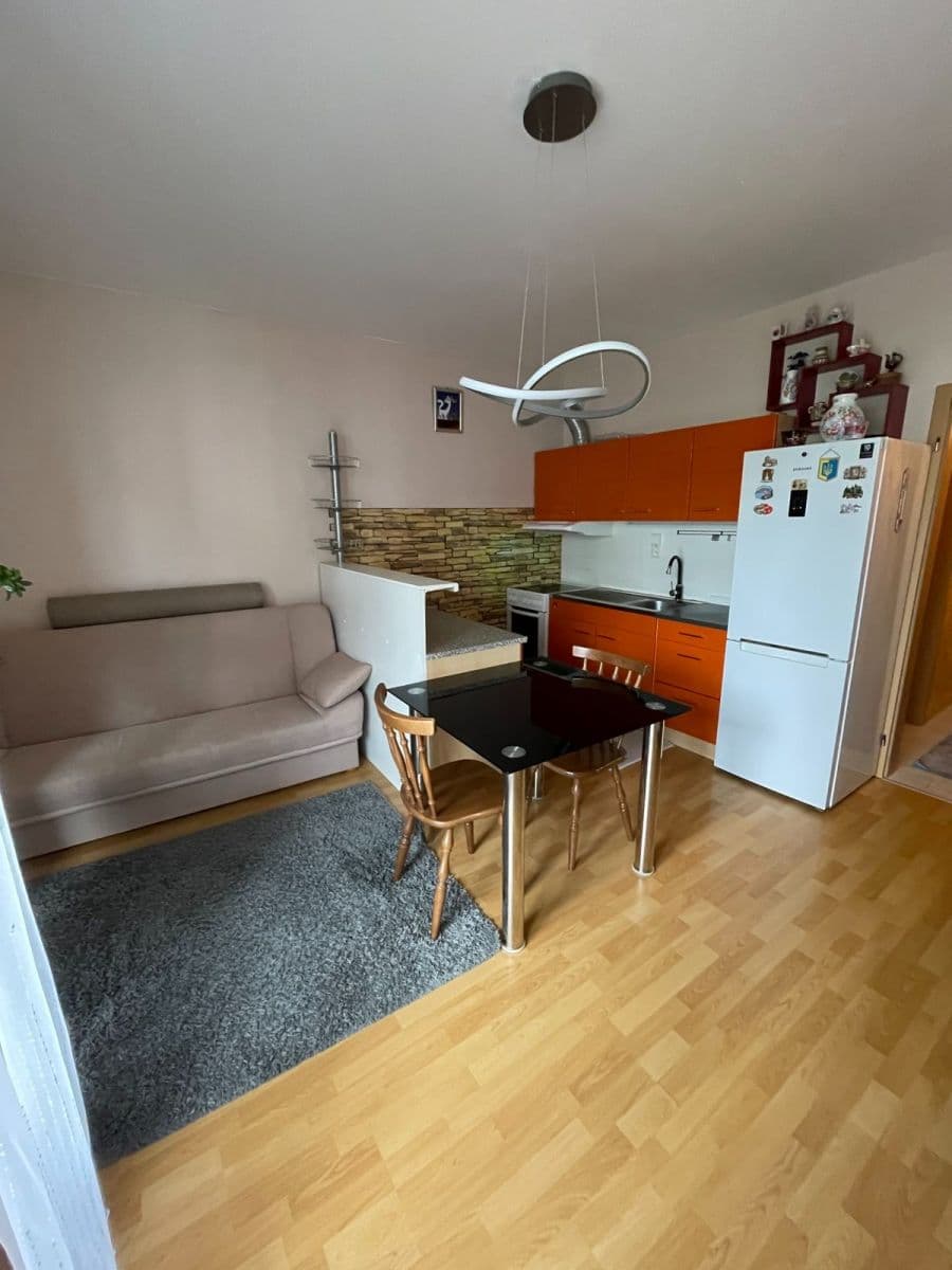 2 bedroom with open-plan kitchen flat for sale, 72 m², Generála Selnera, Kladno, Středočeský Region 2 bedroom with open-plan kitchen flat for sale, 72 m², Generála Selnera, Kladno, Středočeský Region