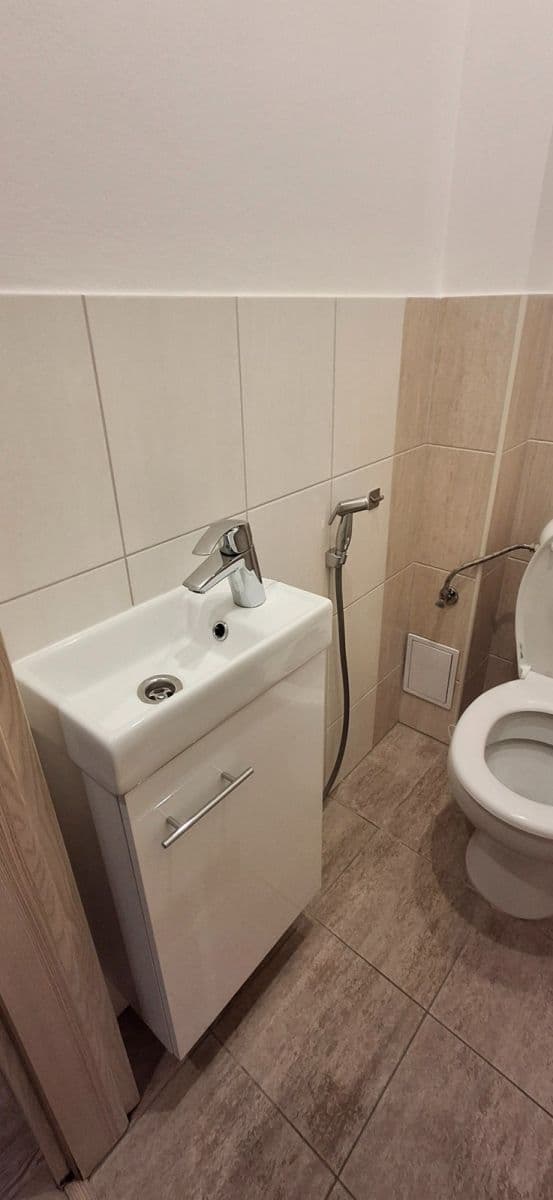 2 bedroom flat to rent, 71 m², Tusarova, Prague, Prague 2 bedroom flat to rent, 71 m², Tusarova, Prague, Prague