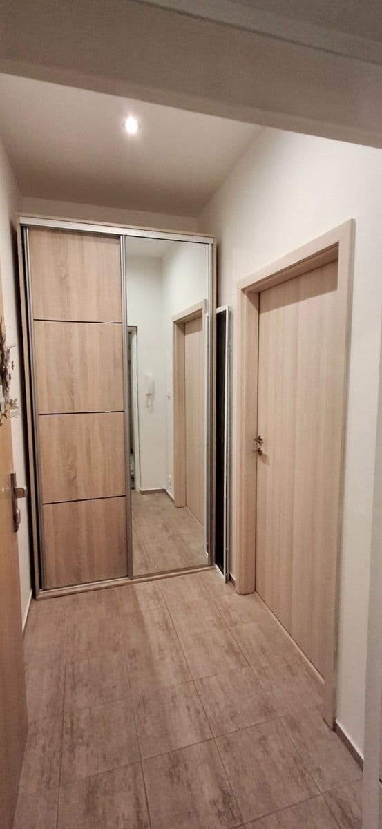 2 bedroom flat to rent, 71 m², Tusarova, Prague, Prague 2 bedroom flat to rent, 71 m², Tusarova, Prague, Prague