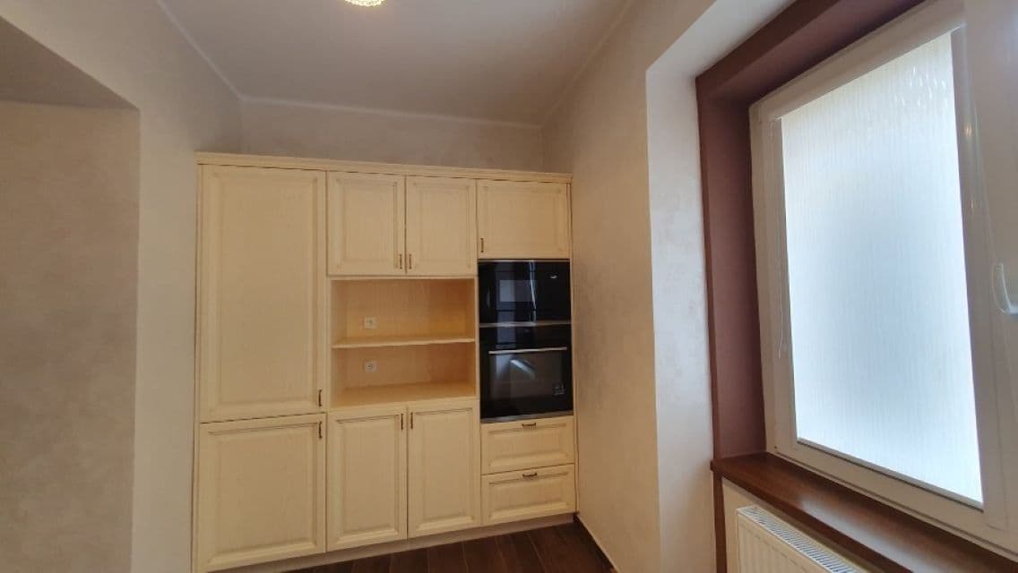 2 bedroom with open-plan kitchen flat for sale, 78 m², Dukelských hrdinů, Kolín, Středočeský Region 2 bedroom with open-plan kitchen flat for sale, 78 m², Dukelských hrdinů, Kolín, Středočeský Region