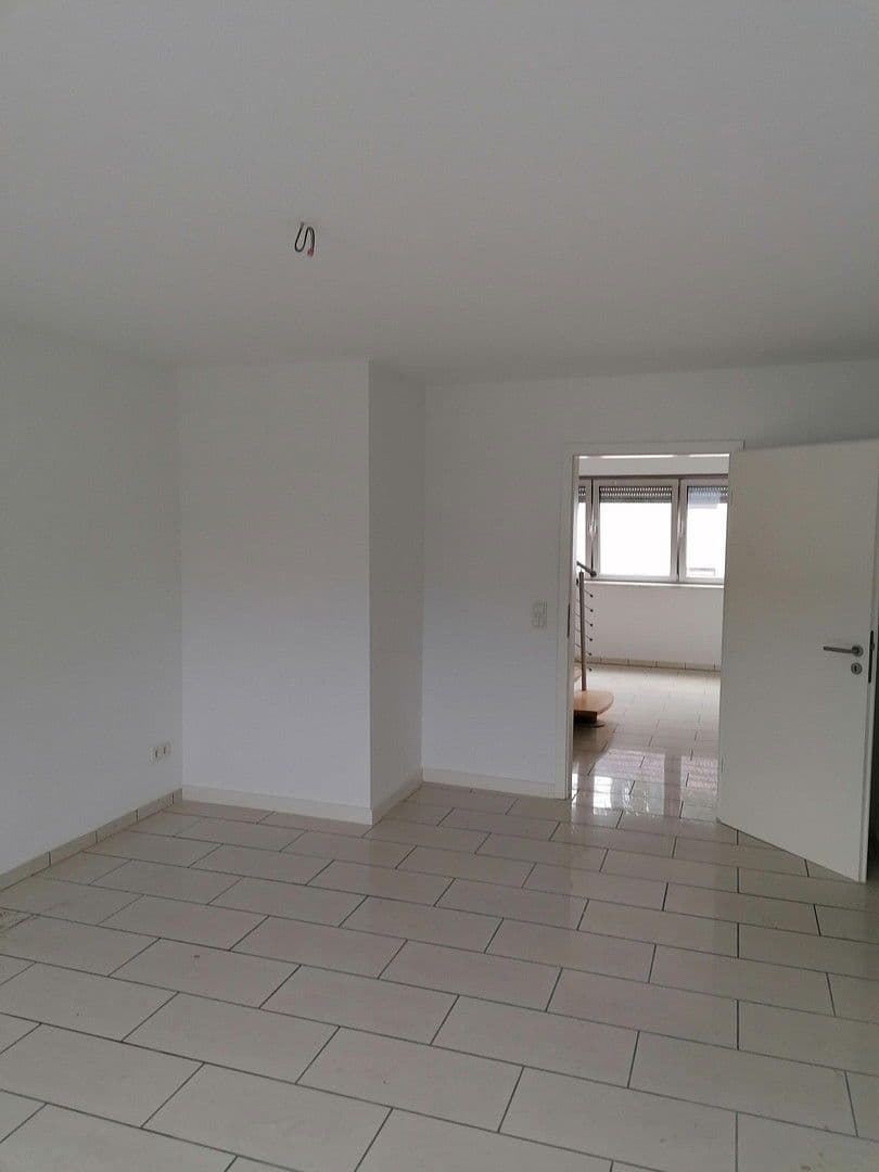 4 bedroom flat to rent, 130 m², Ludweilerstraße 20, Großrosseln, Saarland 4 bedroom flat to rent, 130 m², Ludweilerstraße 20, Großrosseln, Saarland