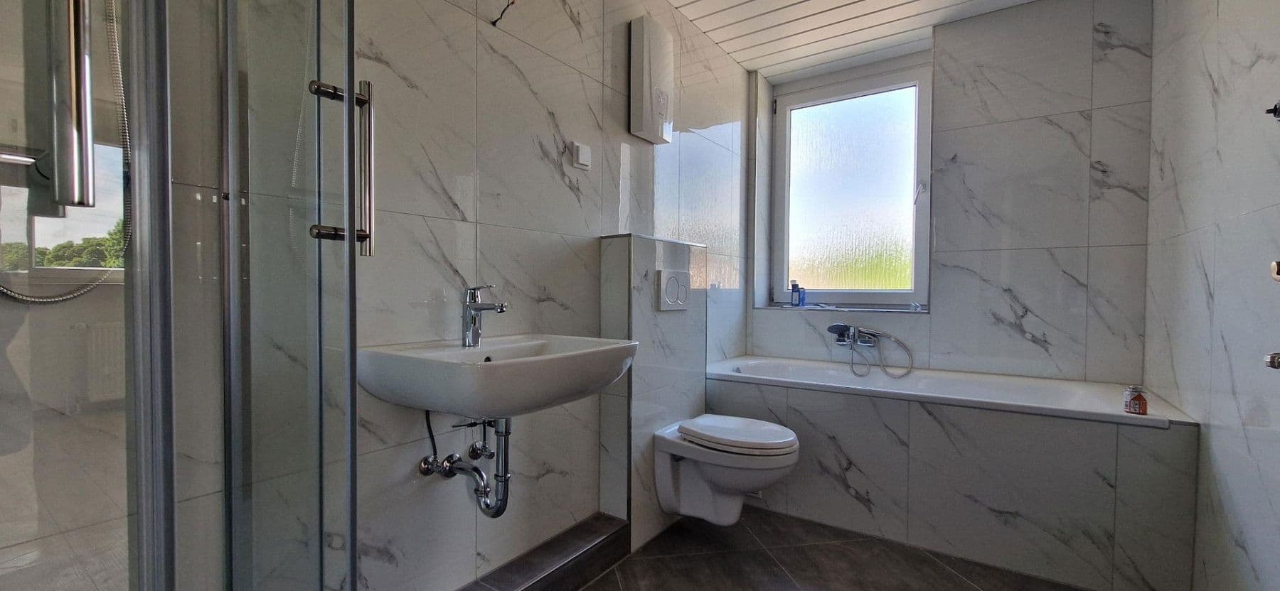 2 bedroom with open-plan kitchen flat to rent, 95 m², Duisburg, North Rhine-Westphalia 2 bedroom with open-plan kitchen flat to rent, 95 m², Duisburg, North Rhine-Westphalia