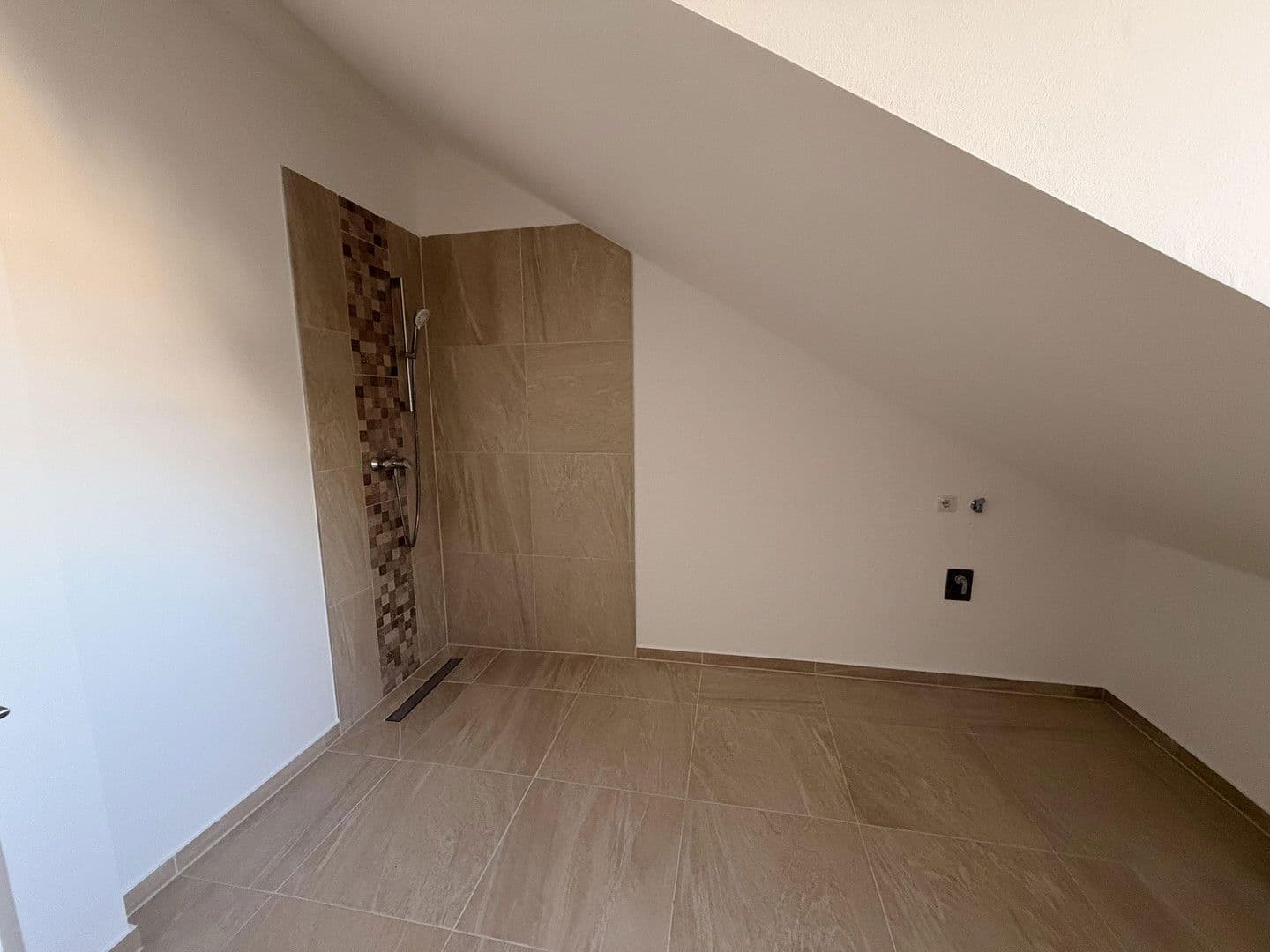 4 bedroom flat to rent, 144 m², Neuhofer Straße 45, Mannheim, Baden-Württemberg 4 bedroom flat to rent, 144 m², Neuhofer Straße 45, Mannheim, Baden-Württemberg