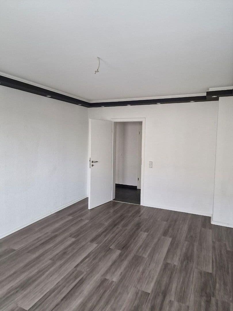 house for sale, 910 m², Gartenstr 7-8, Königshain-Wiederau, Saxony house for sale, 910 m², Gartenstr 7-8, Königshain-Wiederau, Saxony