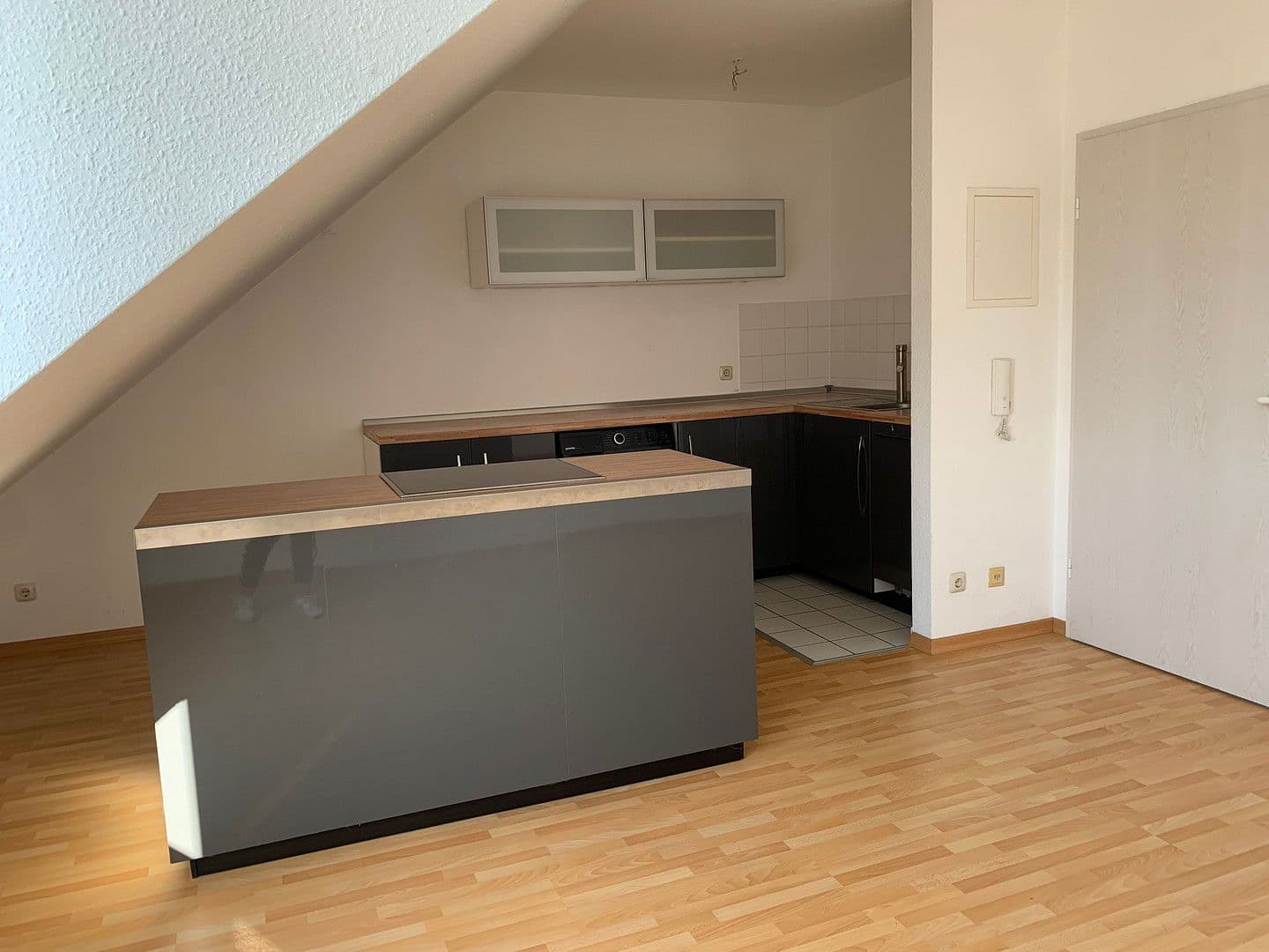 2 bedroom with open-plan kitchen flat to rent, 89 m², Offenbacher Straße, Dietzenbach, Hesse 2 bedroom with open-plan kitchen flat to rent, 89 m², Offenbacher Straße, Dietzenbach, Hesse