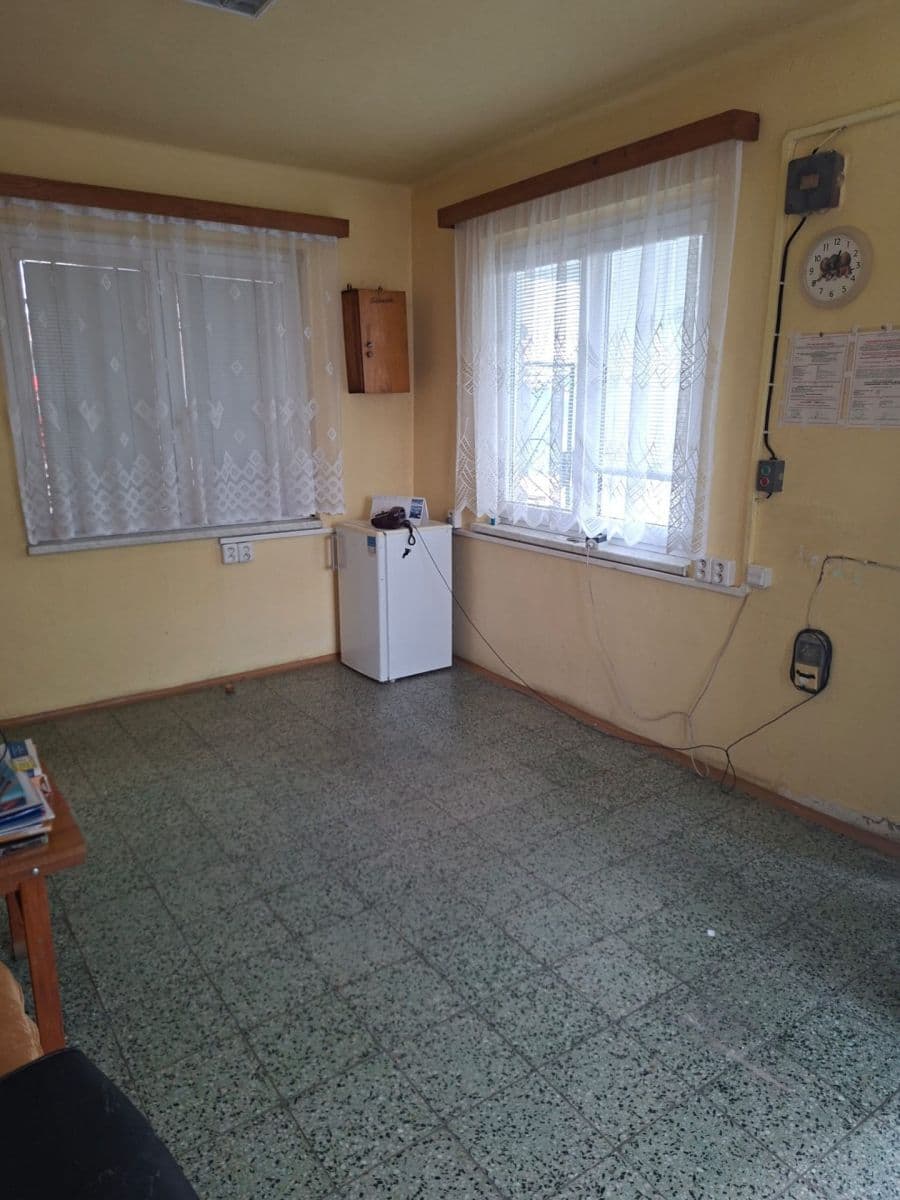 non-residential property to rent, 20 m², Pod Hájem, Králův Dvůr, Středočeský Region non-residential property to rent, 20 m², Pod Hájem, Králův Dvůr, Středočeský Region