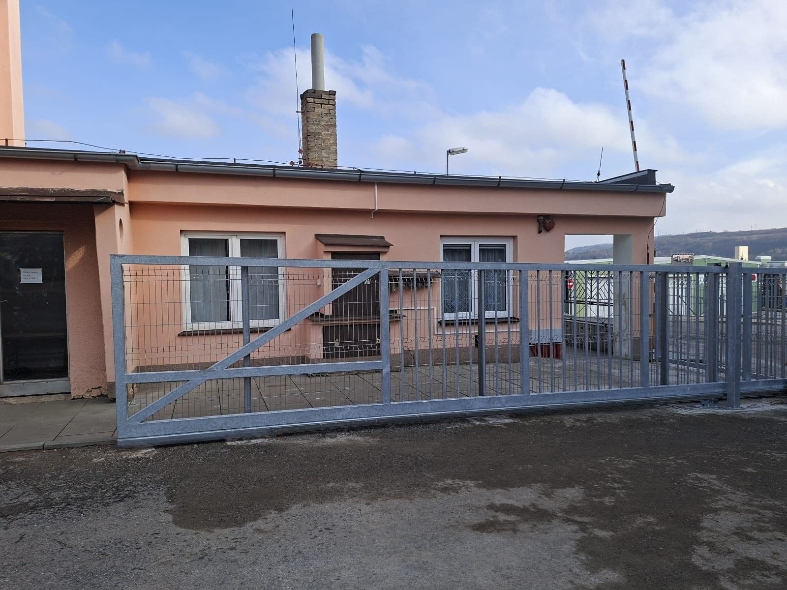 non-residential property to rent, 20 m², Pod Hájem, Králův Dvůr, Středočeský Region non-residential property to rent, 20 m², Pod Hájem, Králův Dvůr, Středočeský Region