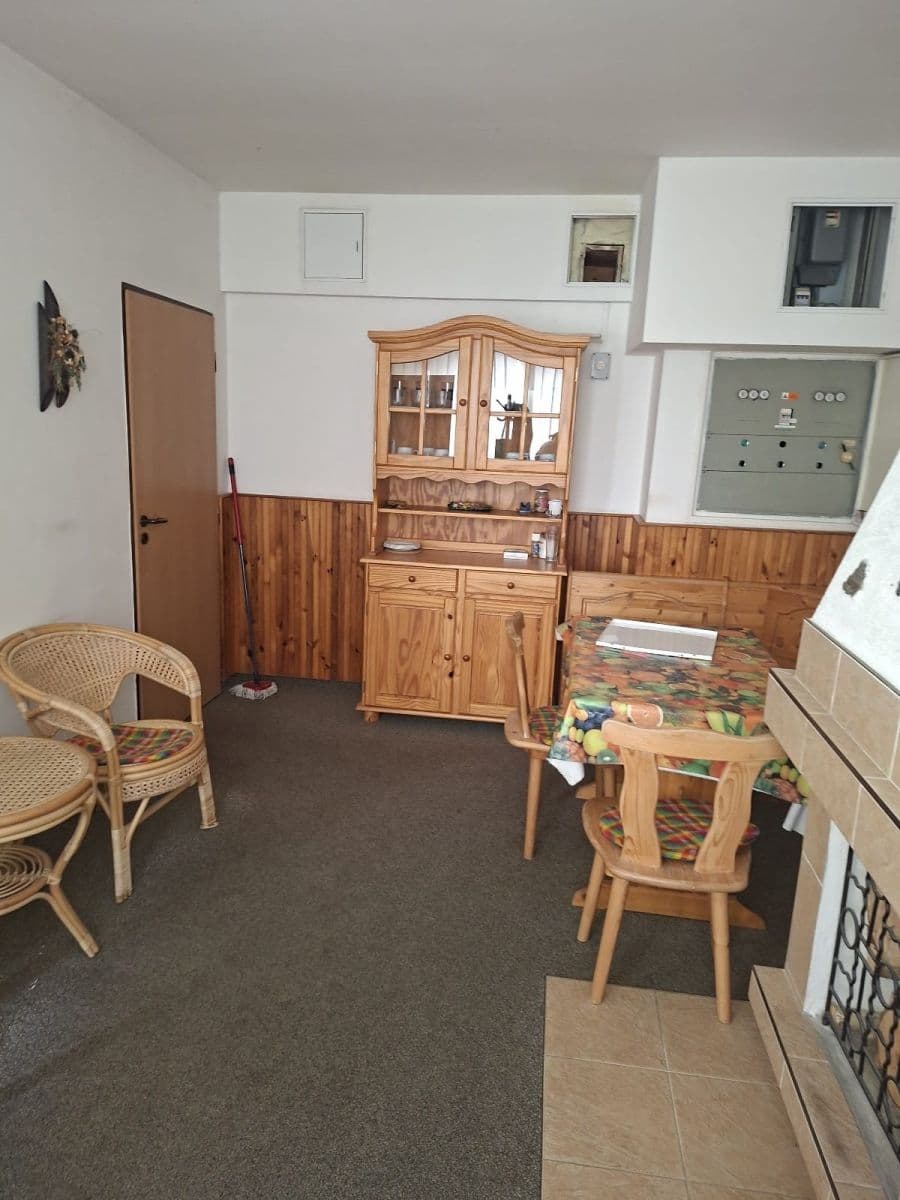 non-residential property to rent, 20 m², Pod Hájem, Králův Dvůr, Středočeský Region non-residential property to rent, 20 m², Pod Hájem, Králův Dvůr, Středočeský Region