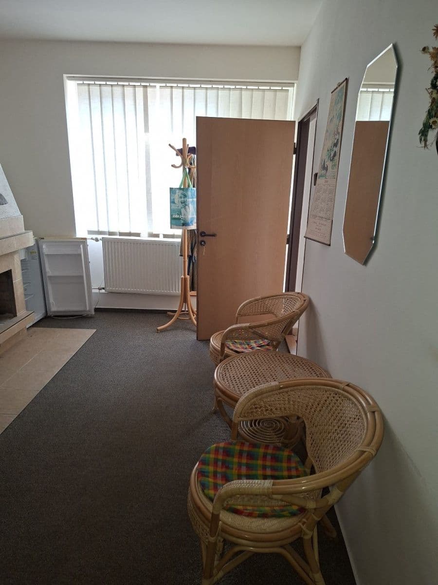 non-residential property to rent, 20 m², Pod Hájem, Králův Dvůr, Středočeský Region non-residential property to rent, 20 m², Pod Hájem, Králův Dvůr, Středočeský Region