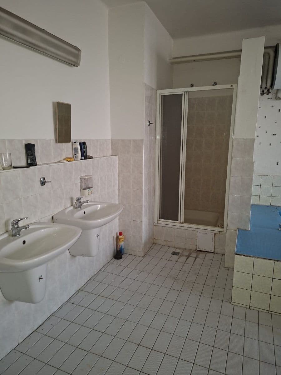 non-residential property to rent, 20 m², Pod Hájem, Králův Dvůr, Středočeský Region non-residential property to rent, 20 m², Pod Hájem, Králův Dvůr, Středočeský Region