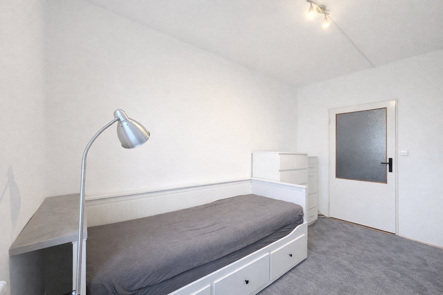 2 bedroom with open-plan kitchen flat to rent, 56 m², Svojšovická, Prague, Prague 2 bedroom with open-plan kitchen flat to rent, 56 m², Svojšovická, Prague, Prague