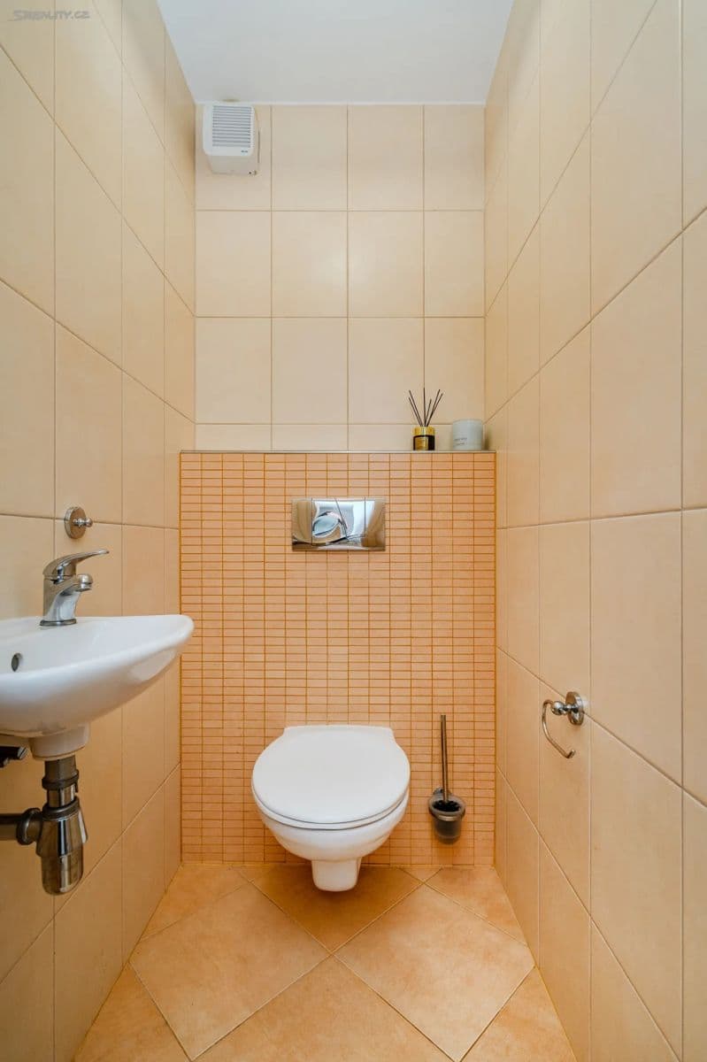 1 bedroom with open-plan kitchen flat to rent, 62 m², Na Vyhlídce, Frýdek-Místek, Moravskoslezský Region 1 bedroom with open-plan kitchen flat to rent, 62 m², Na Vyhlídce, Frýdek-Místek, Moravskoslezský Region