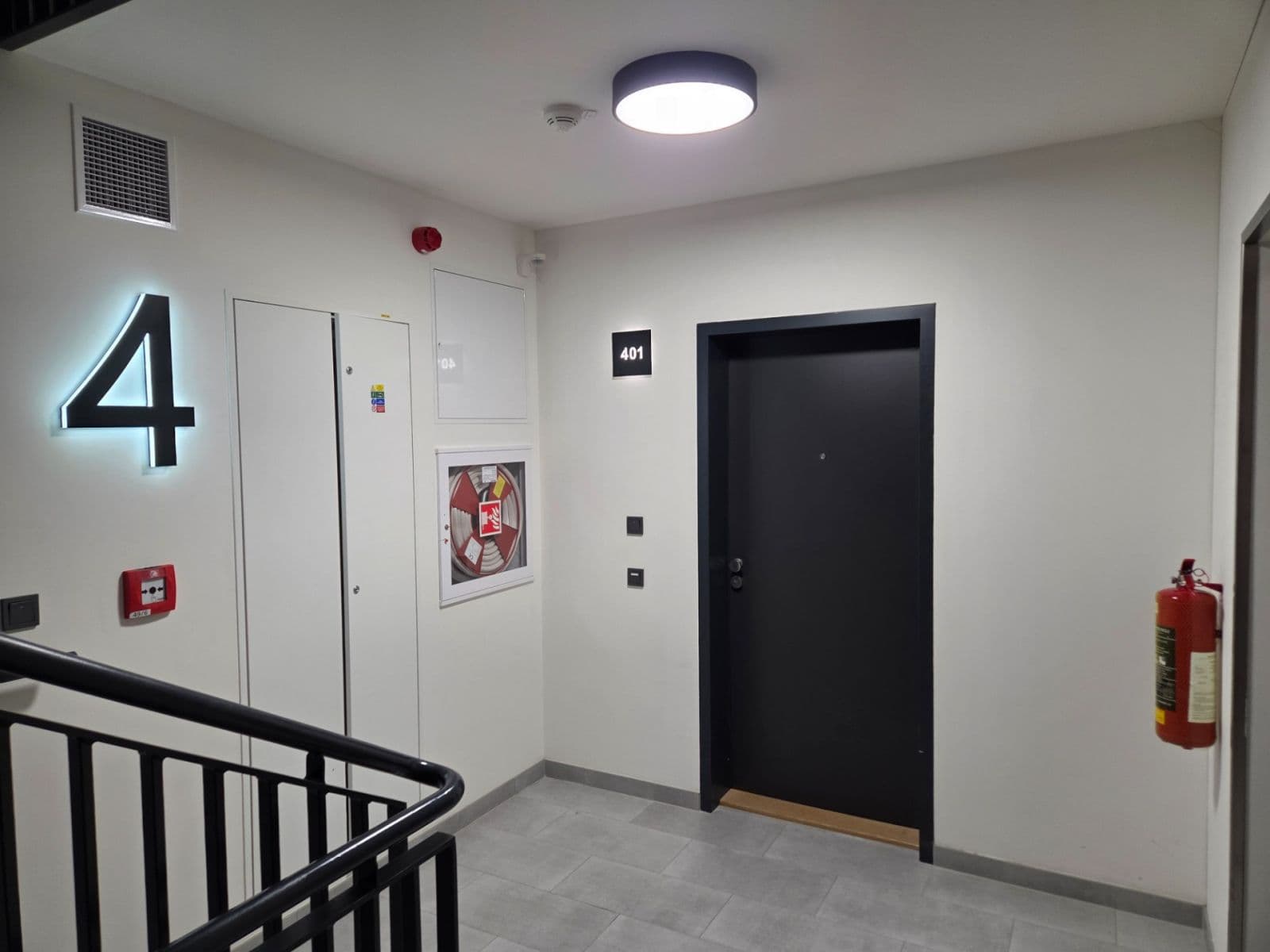 2 bedroom with open-plan kitchen flat to rent, 84 m², Čakovická, Prague, Prague 2 bedroom with open-plan kitchen flat to rent, 84 m², Čakovická, Prague, Prague