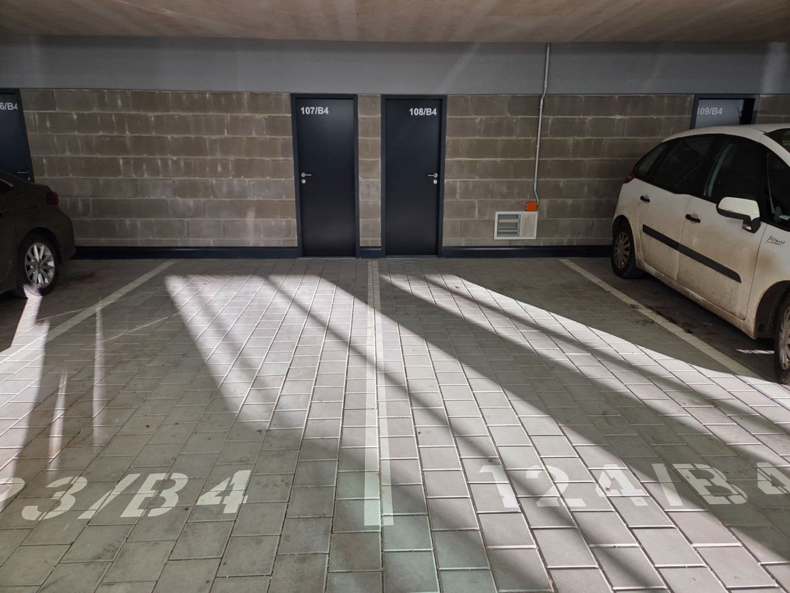 2 bedroom with open-plan kitchen flat to rent, 84 m², Čakovická, Prague, Prague 2 bedroom with open-plan kitchen flat to rent, 84 m², Čakovická, Prague, Prague