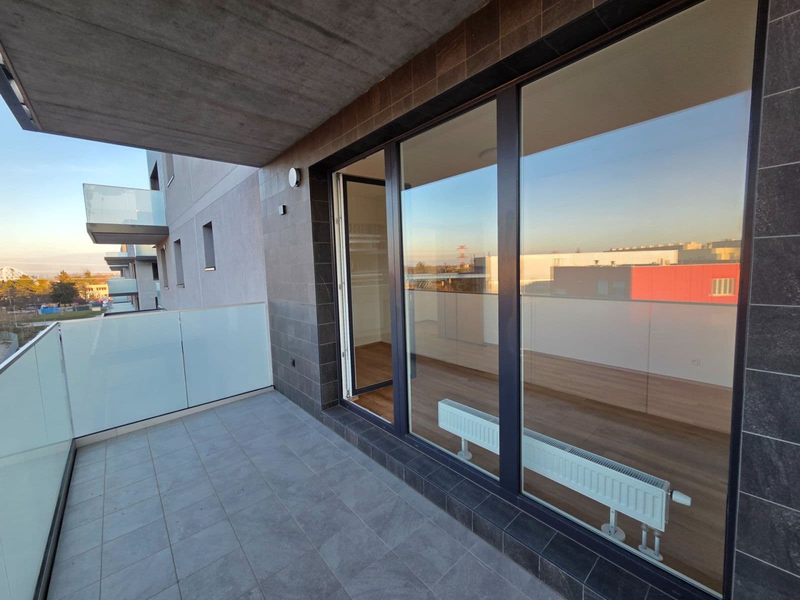 2 bedroom with open-plan kitchen flat to rent, 84 m², Čakovická, Prague, Prague 2 bedroom with open-plan kitchen flat to rent, 84 m², Čakovická, Prague, Prague