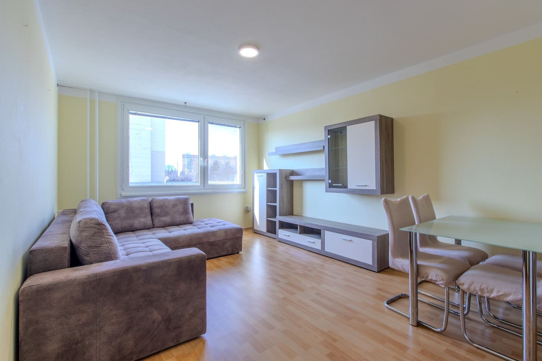 2 bedroom with open-plan kitchen flat to rent, 64 m², Jažlovická, Prague, Prague 2 bedroom with open-plan kitchen flat to rent, 64 m², Jažlovická, Prague, Prague