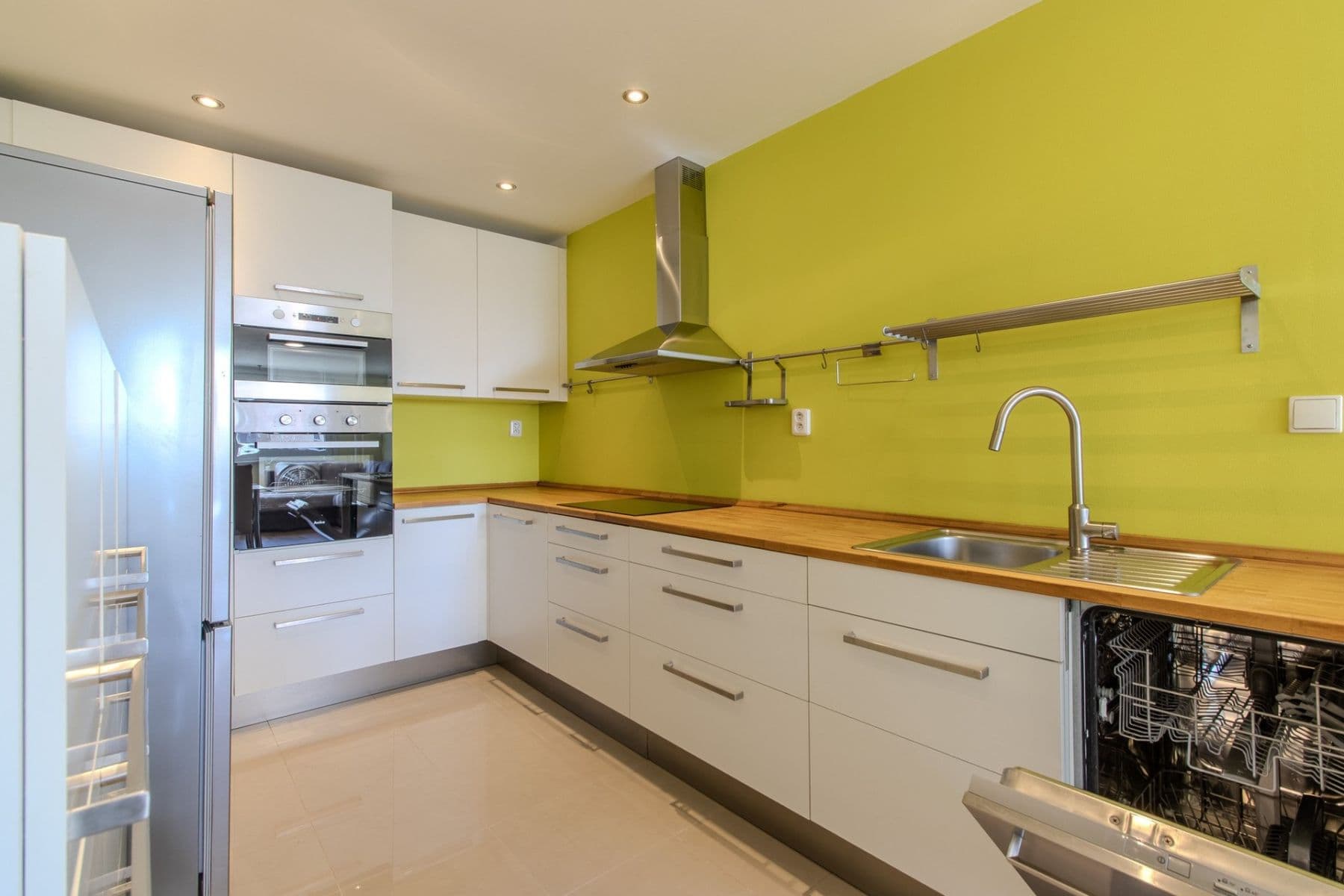 2 bedroom with open-plan kitchen flat to rent, 64 m², Jažlovická, Prague, Prague 2 bedroom with open-plan kitchen flat to rent, 64 m², Jažlovická, Prague, Prague