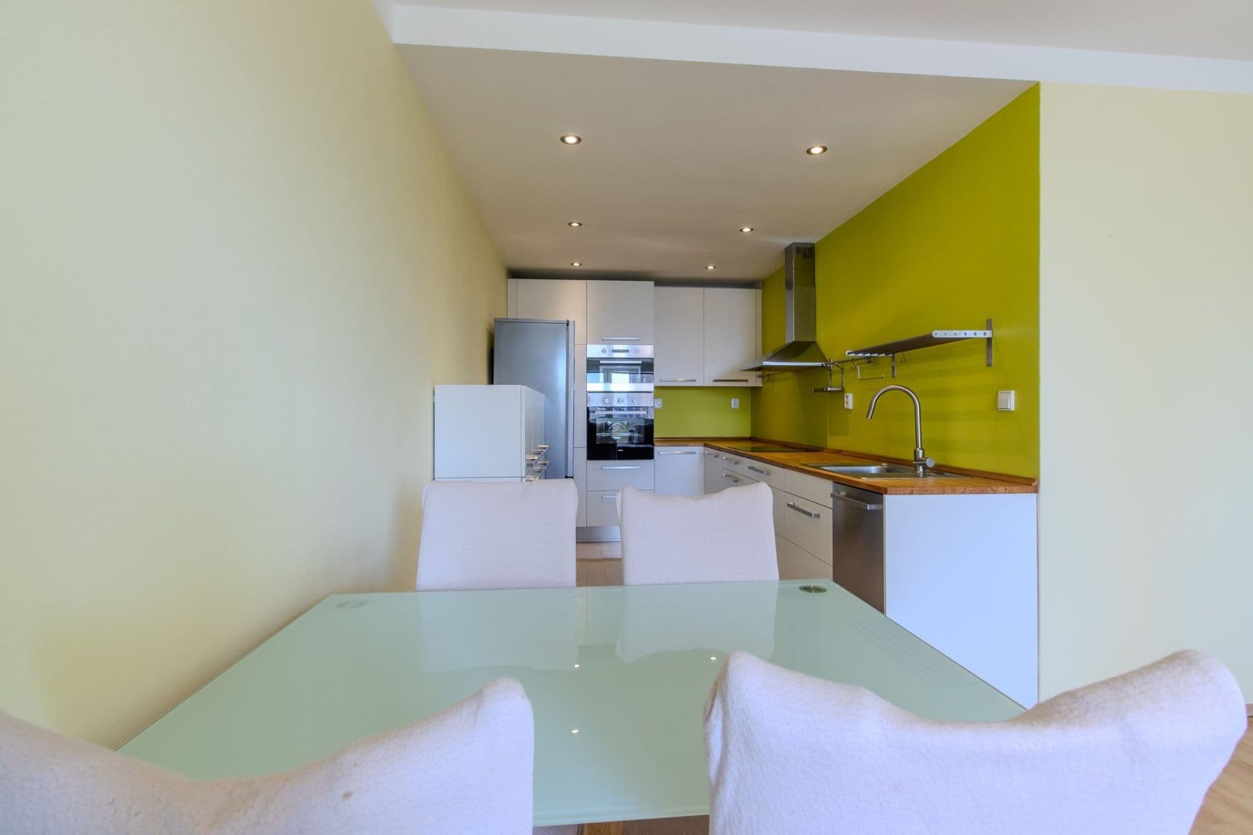 2 bedroom with open-plan kitchen flat to rent, 64 m², Jažlovická, Prague, Prague 2 bedroom with open-plan kitchen flat to rent, 64 m², Jažlovická, Prague, Prague