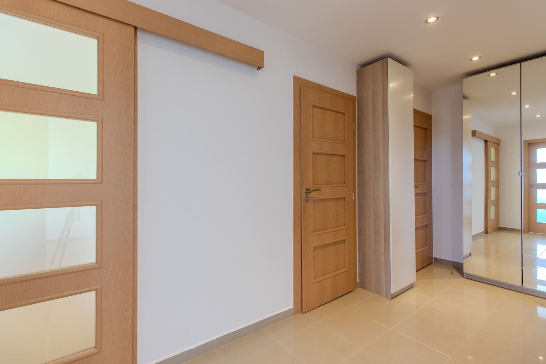 2 bedroom with open-plan kitchen flat to rent, 64 m², Jažlovická, Prague, Prague 2 bedroom with open-plan kitchen flat to rent, 64 m², Jažlovická, Prague, Prague