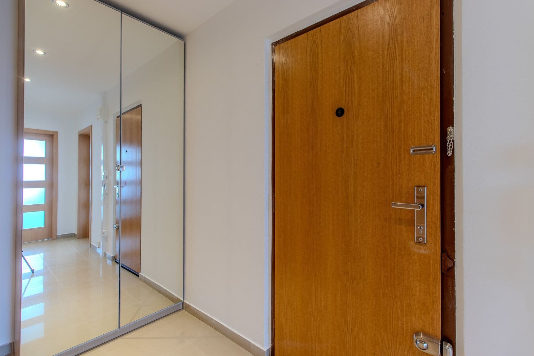 2 bedroom with open-plan kitchen flat to rent, 64 m², Jažlovická, Prague, Prague 2 bedroom with open-plan kitchen flat to rent, 64 m², Jažlovická, Prague, Prague