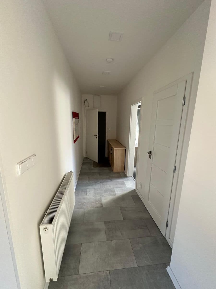 1 bedroom with open-plan kitchen flat to rent, 60 m², Komenského, Kladno, Středočeský Region 1 bedroom with open-plan kitchen flat to rent, 60 m², Komenského, Kladno, Středočeský Region