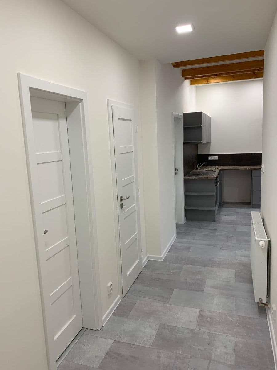 1 bedroom with open-plan kitchen flat to rent, 60 m², Komenského, Kladno, Středočeský Region 1 bedroom with open-plan kitchen flat to rent, 60 m², Komenského, Kladno, Středočeský Region