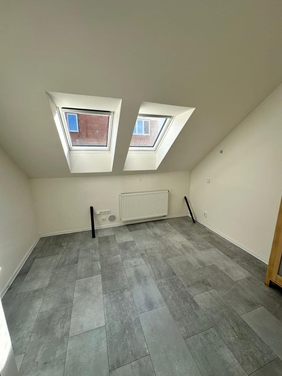 1 bedroom with open-plan kitchen flat to rent, 60 m², Komenského, Kladno, Středočeský Region 1 bedroom with open-plan kitchen flat to rent, 60 m², Komenského, Kladno, Středočeský Region