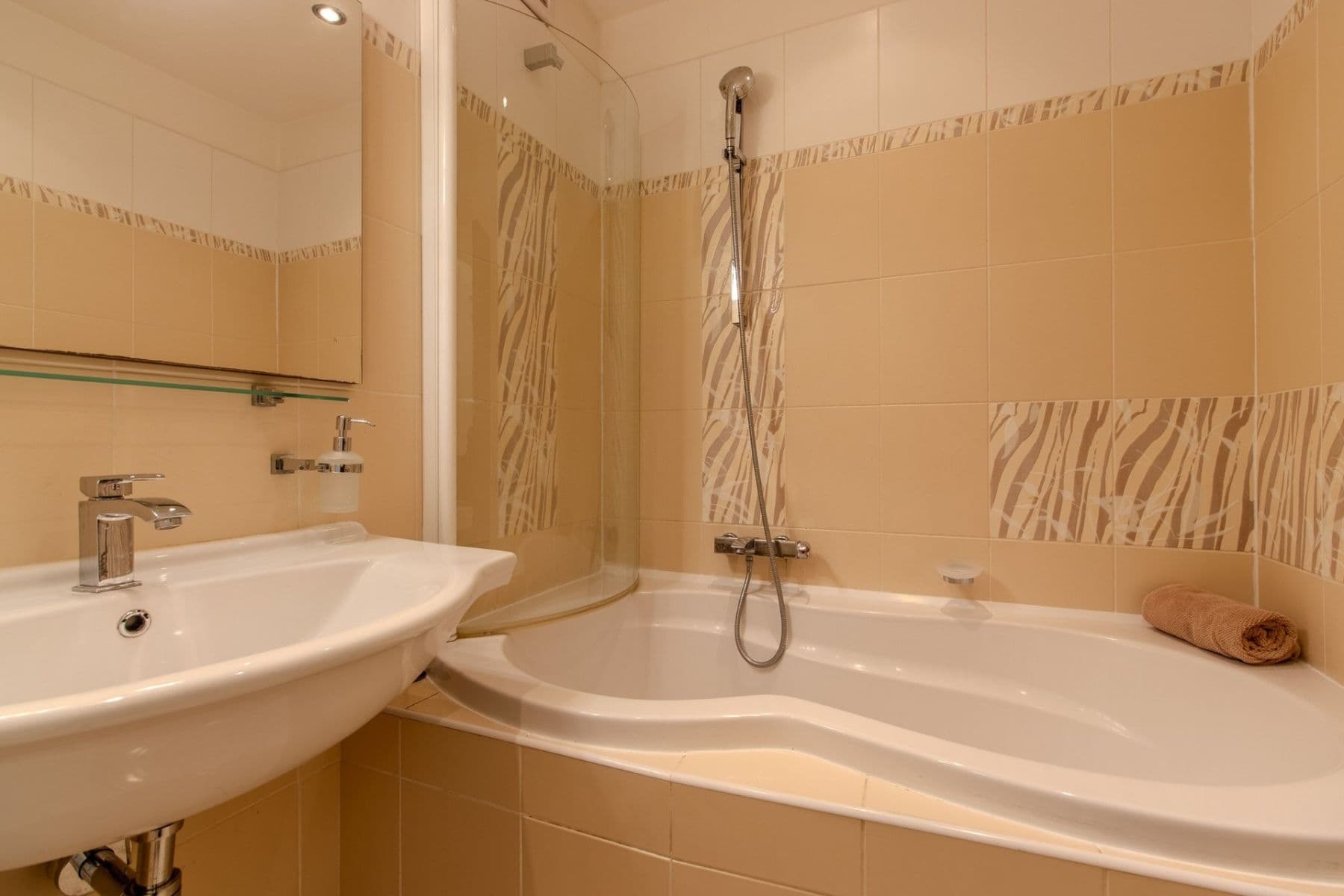 3 bedroom flat to rent, 66 m², Košťálkova, Prague, Prague 3 bedroom flat to rent, 66 m², Košťálkova, Prague, Prague