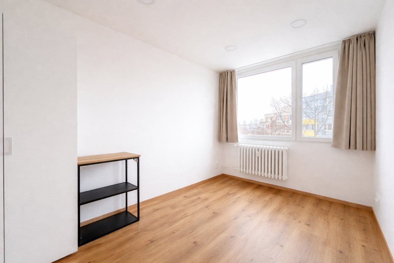 2 bedroom with open-plan kitchen flat to rent, 60 m², Kosmonautů, Mělník, Středočeský Region 2 bedroom with open-plan kitchen flat to rent, 60 m², Kosmonautů, Mělník, Středočeský Region