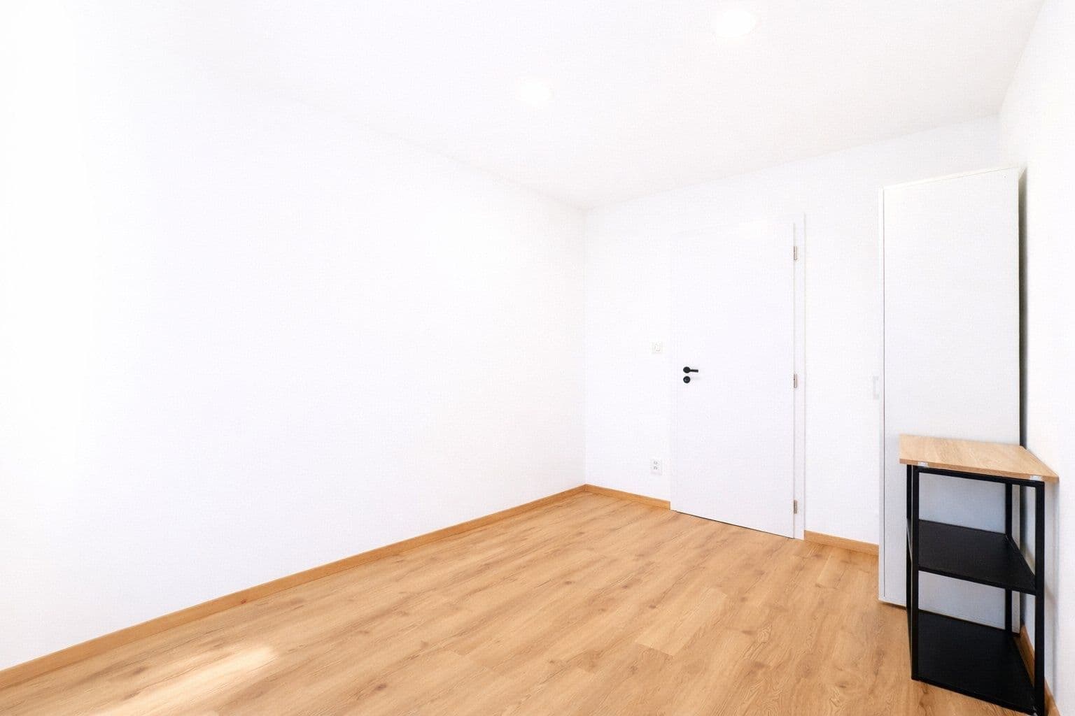 2 bedroom with open-plan kitchen flat to rent, 60 m², Kosmonautů, Mělník, Středočeský Region 2 bedroom with open-plan kitchen flat to rent, 60 m², Kosmonautů, Mělník, Středočeský Region