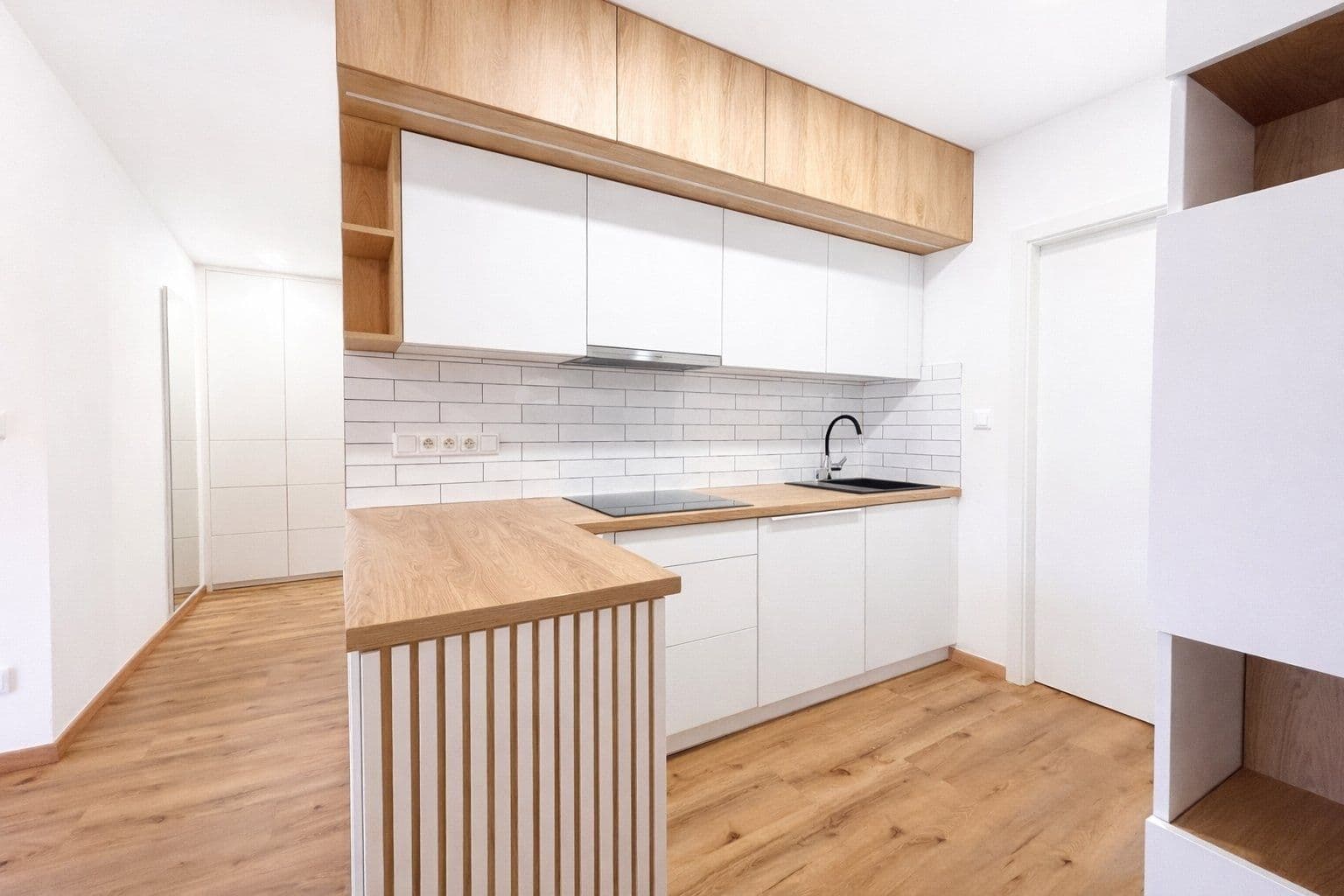 2 bedroom with open-plan kitchen flat to rent, 60 m², Kosmonautů, Mělník, Středočeský Region 2 bedroom with open-plan kitchen flat to rent, 60 m², Kosmonautů, Mělník, Středočeský Region