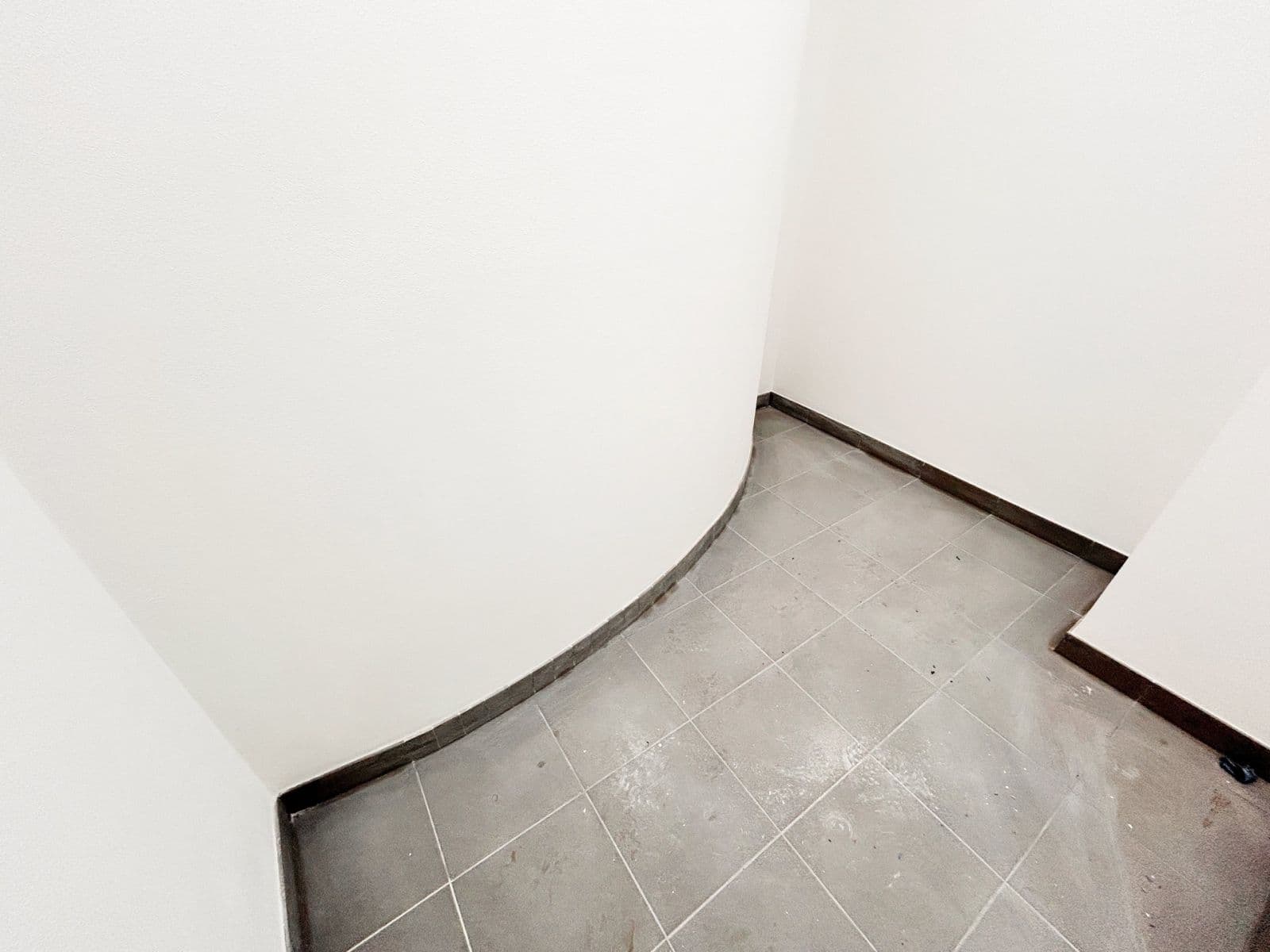 Studio flat to rent, 34 m², S. K. Neumanna, Kralupy nad Vltavou, Středočeský Region Studio flat to rent, 34 m², S. K. Neumanna, Kralupy nad Vltavou, Středočeský Region