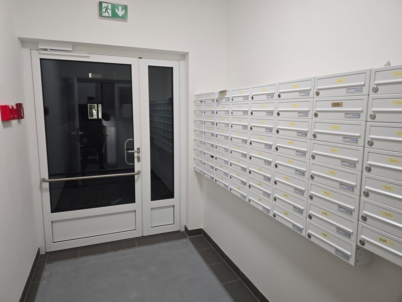 2 bedroom with open-plan kitchen flat to rent, 64 m², Fabiánova, Prague, Prague 2 bedroom with open-plan kitchen flat to rent, 64 m², Fabiánova, Prague, Prague