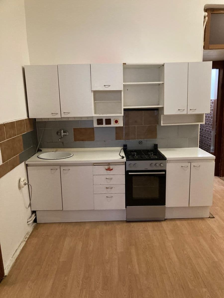 2 bedroom with open-plan kitchen flat to rent, 75 m², Moskevská, Prague, Prague 2 bedroom with open-plan kitchen flat to rent, 75 m², Moskevská, Prague, Prague