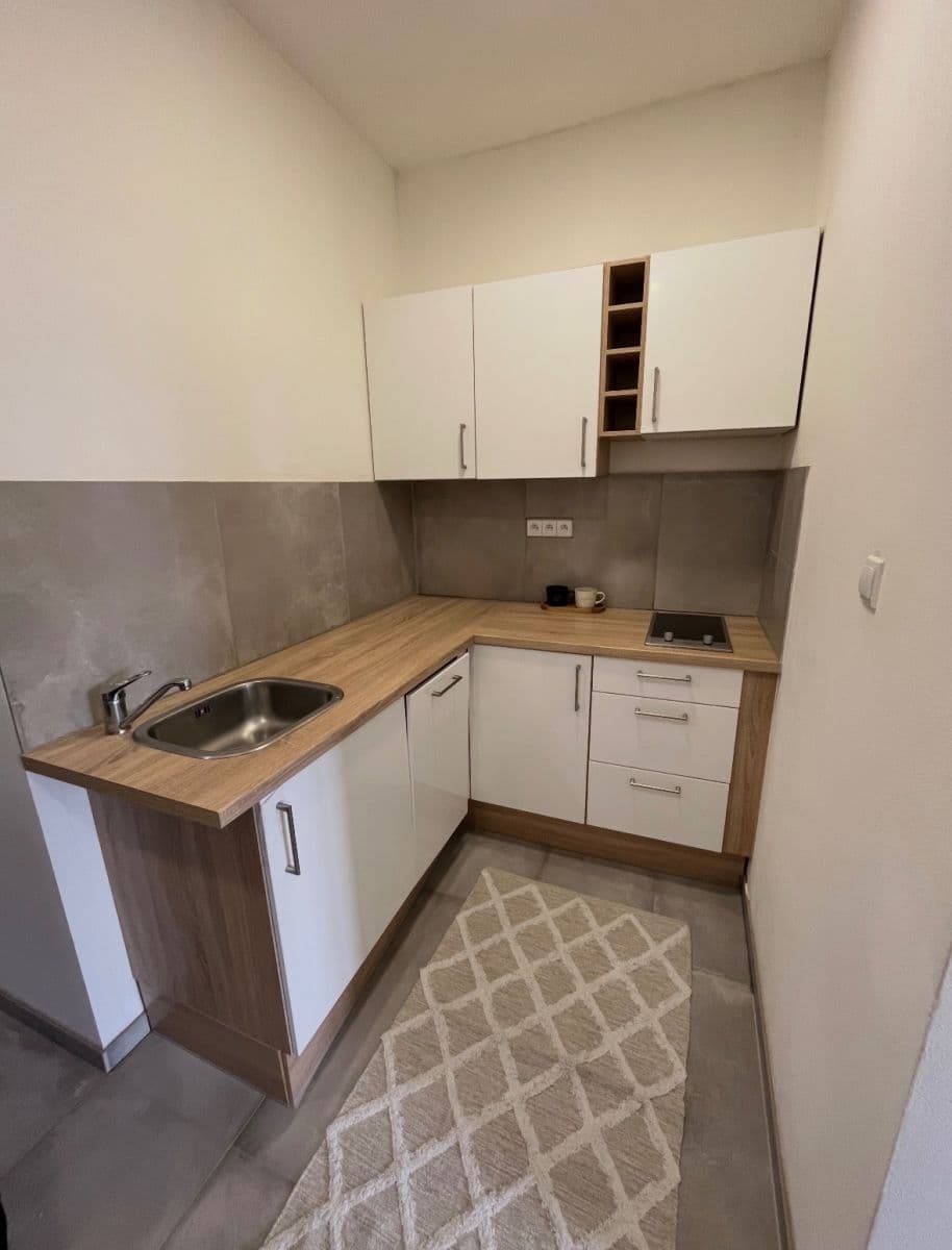 1 bedroom flat to rent, 33 m², Komárovská, Brno, Jihomoravský Region 1 bedroom flat to rent, 33 m², Komárovská, Brno, Jihomoravský Region