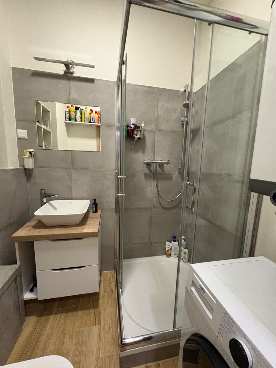 1 bedroom flat to rent, 33 m², Komárovská, Brno, Jihomoravský Region 1 bedroom flat to rent, 33 m², Komárovská, Brno, Jihomoravský Region