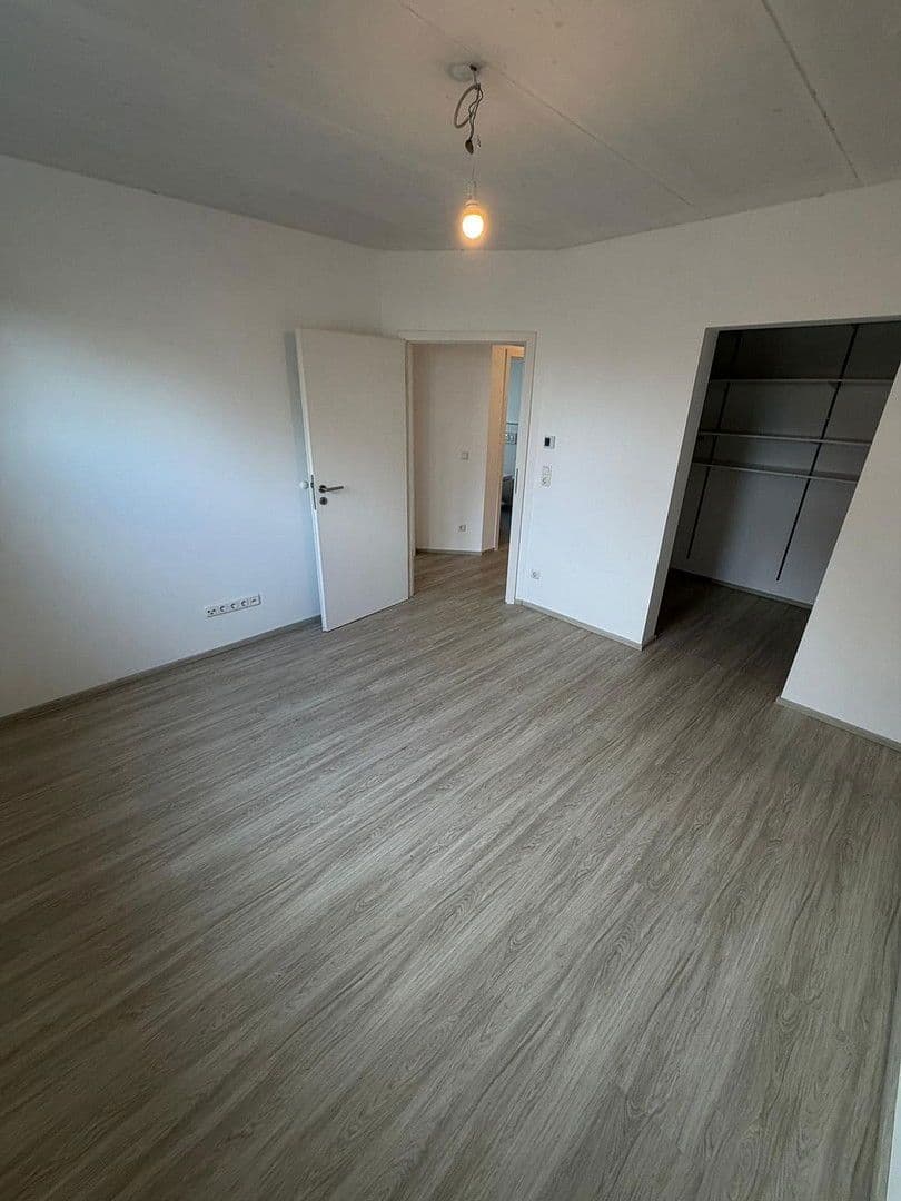 2 bedroom with open-plan kitchen flat for sale, 90 m², Biebesheim am Rhein, Hesse 2 bedroom with open-plan kitchen flat for sale, 90 m², Biebesheim am Rhein, Hesse
